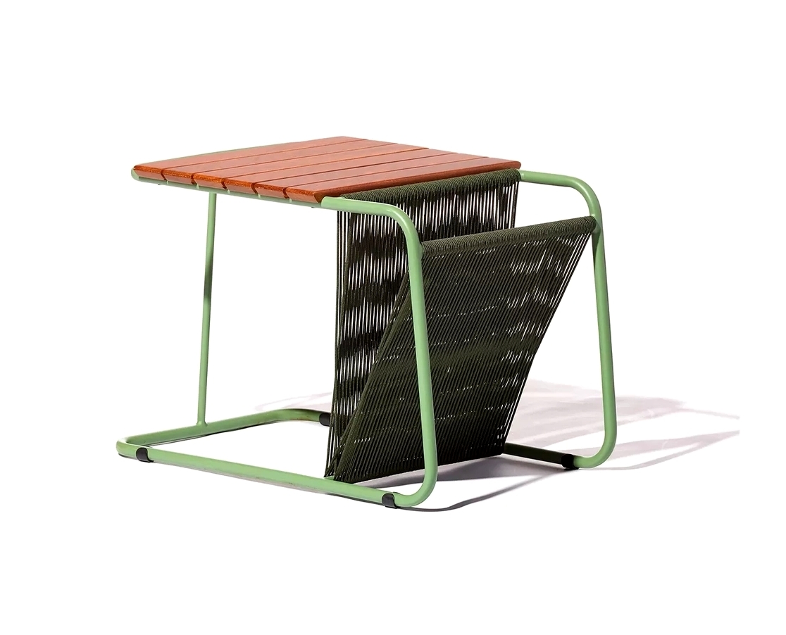 Mesa Lateral com Revisteiro Contorno